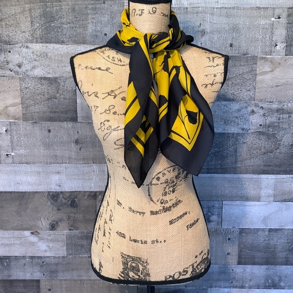 Valentina Fiore Floral Scarf - Picture 14 of 14